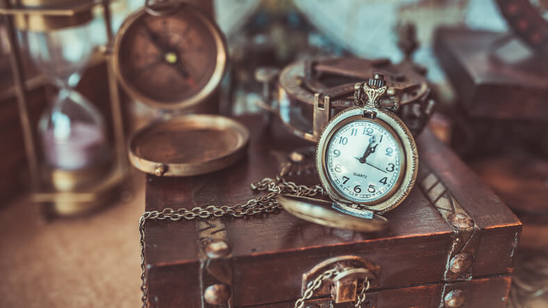 Antiques & Collectibles - تحف ومقتنيات